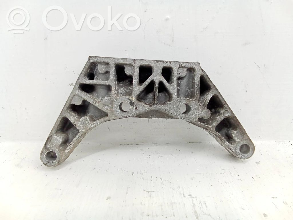 Volvo V70 Gearbox mounting bracket 