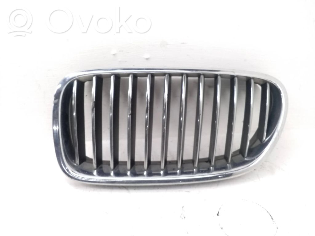 BMW 5 F10 F11 Griglia superiore del radiatore paraurti anteriore 