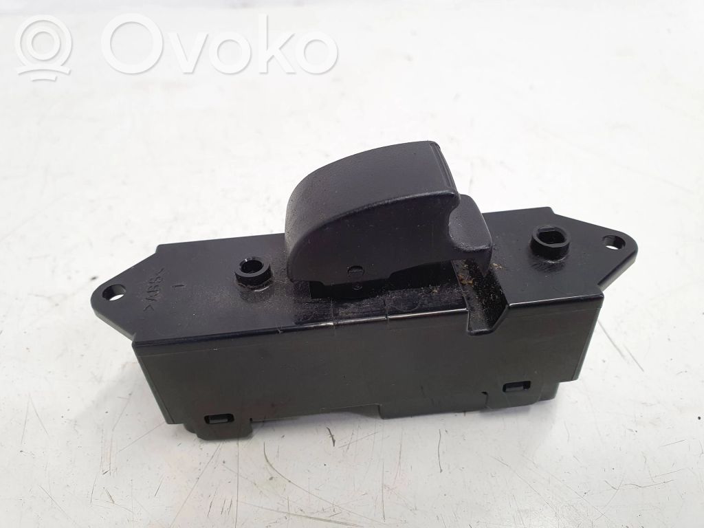 Mitsubishi Outlander Electric window control switch 