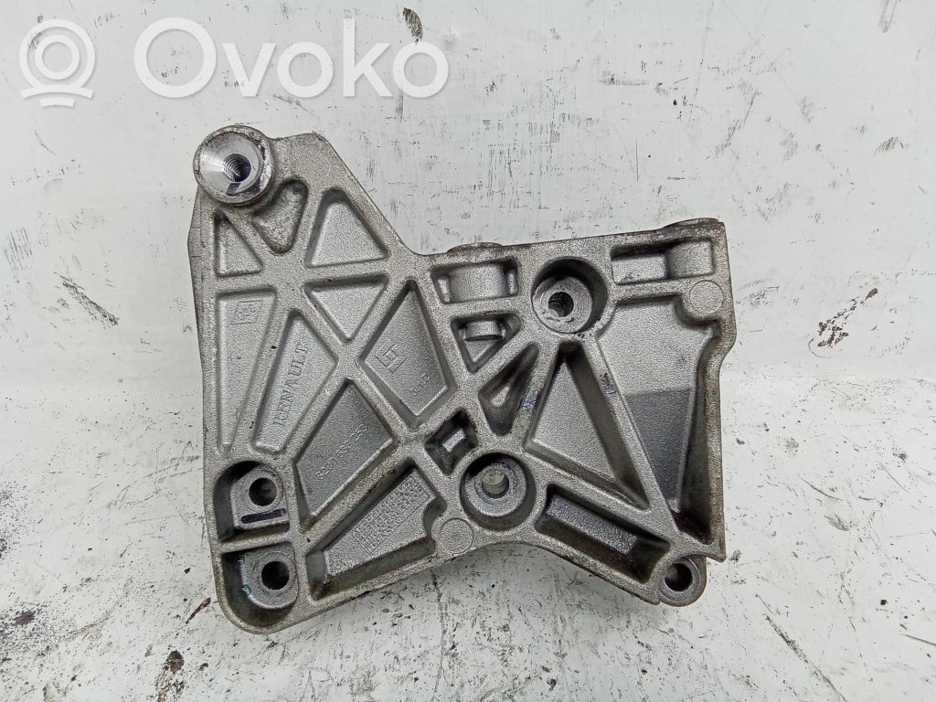 Nissan Qashqai Engine mounting bracket 