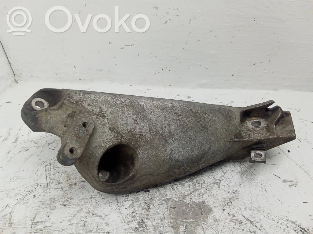 BMW X5 E70 Engine mounting bracket 