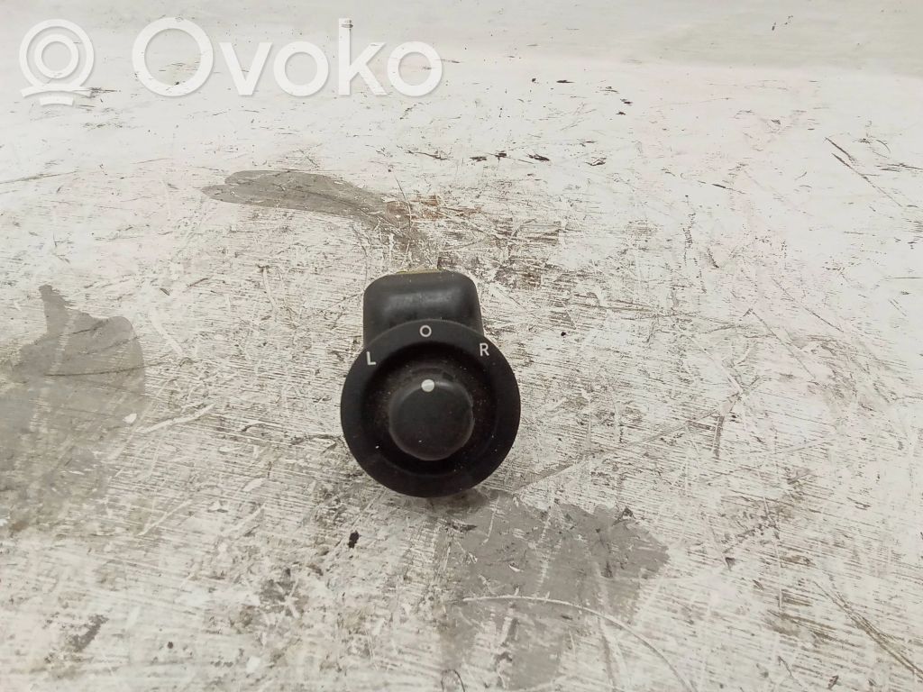 Chrysler 300 - 300C Wing mirror switch 