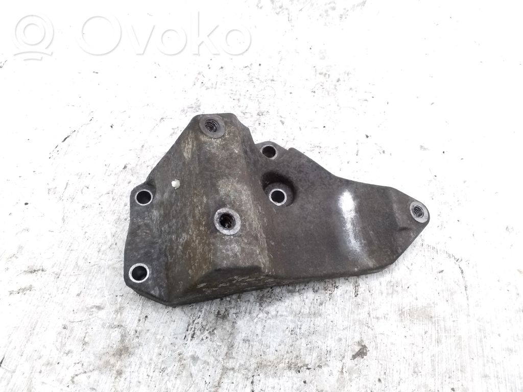 Ford Transit Soporte del alternador 
