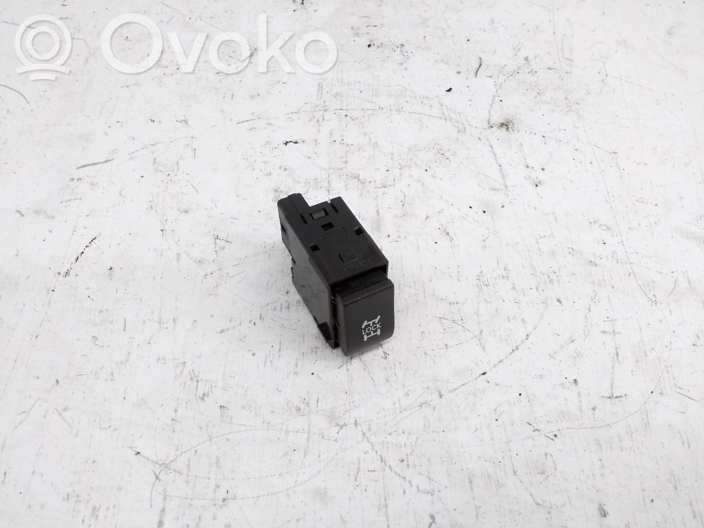 Differential lock switch   15C328,3233J9N