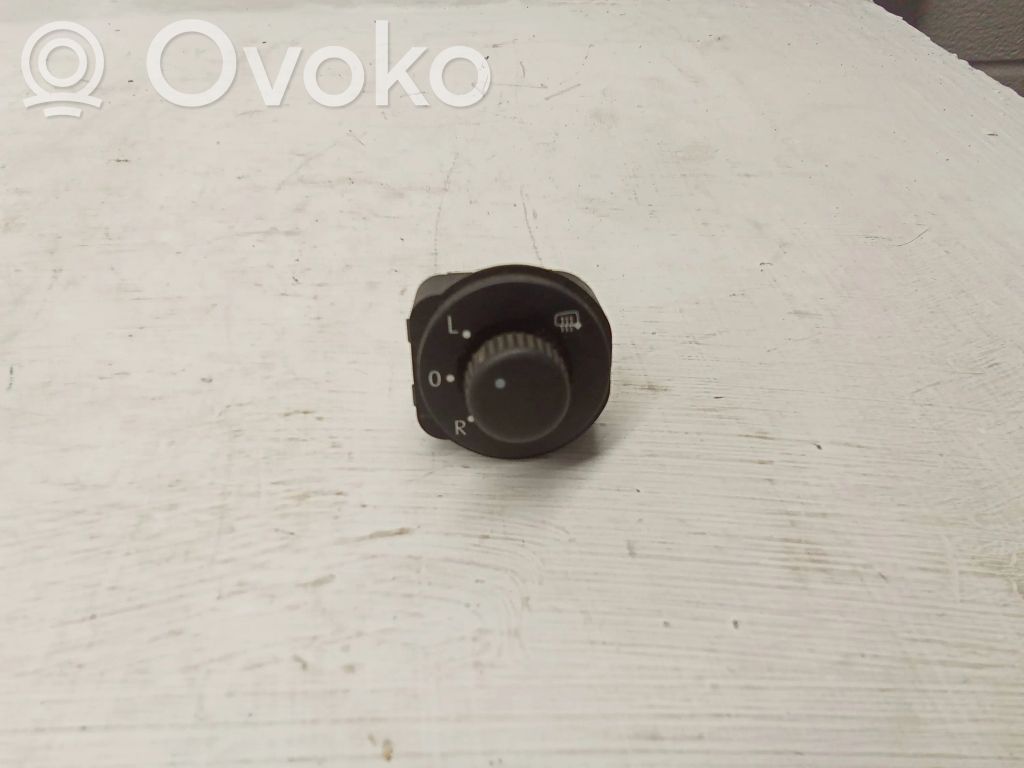 Volkswagen Beetle A5 Wing mirror switch 