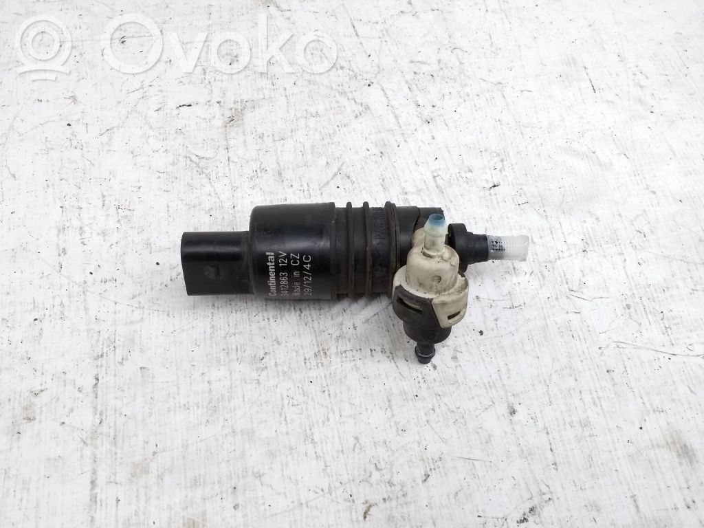 Honda CR-V Windscreen/windshield washer pump 