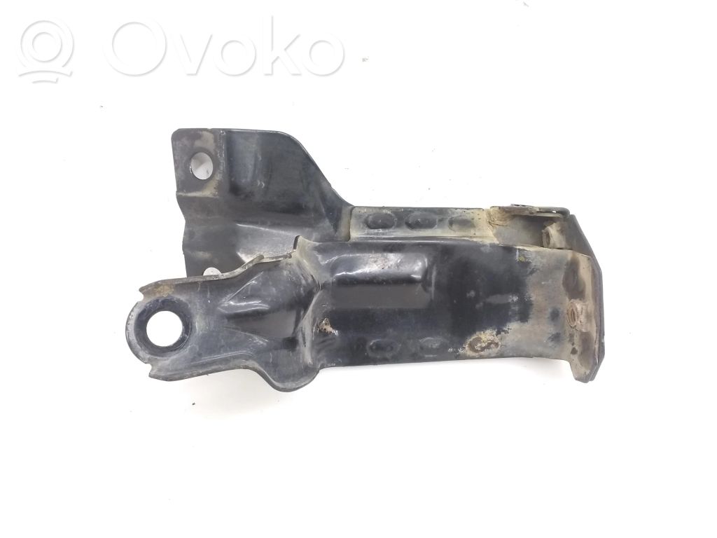 Volvo XC60 Radiator mount bracket 