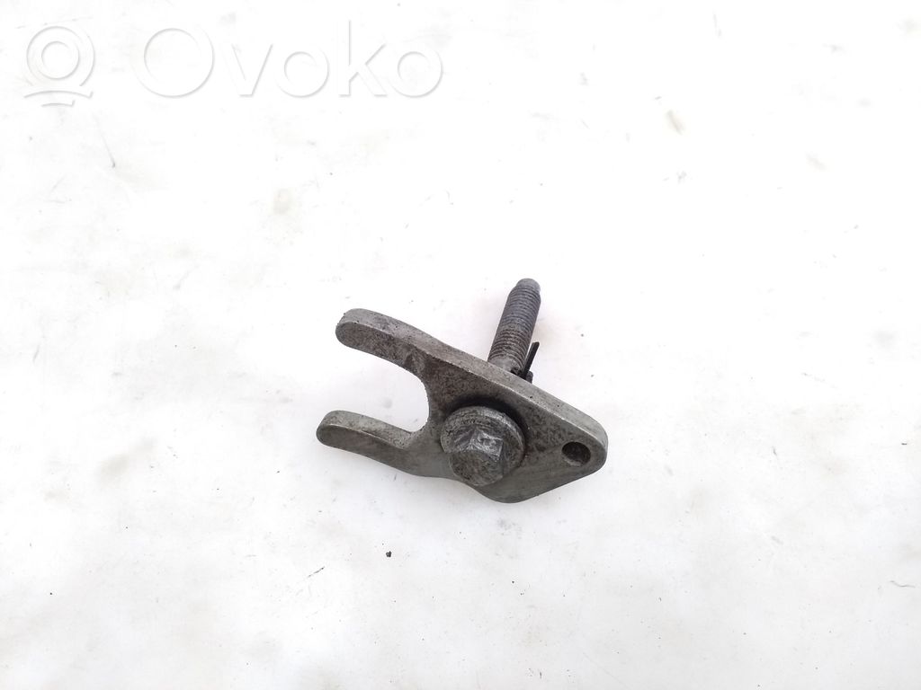 Abrazadera del inyector de combustible