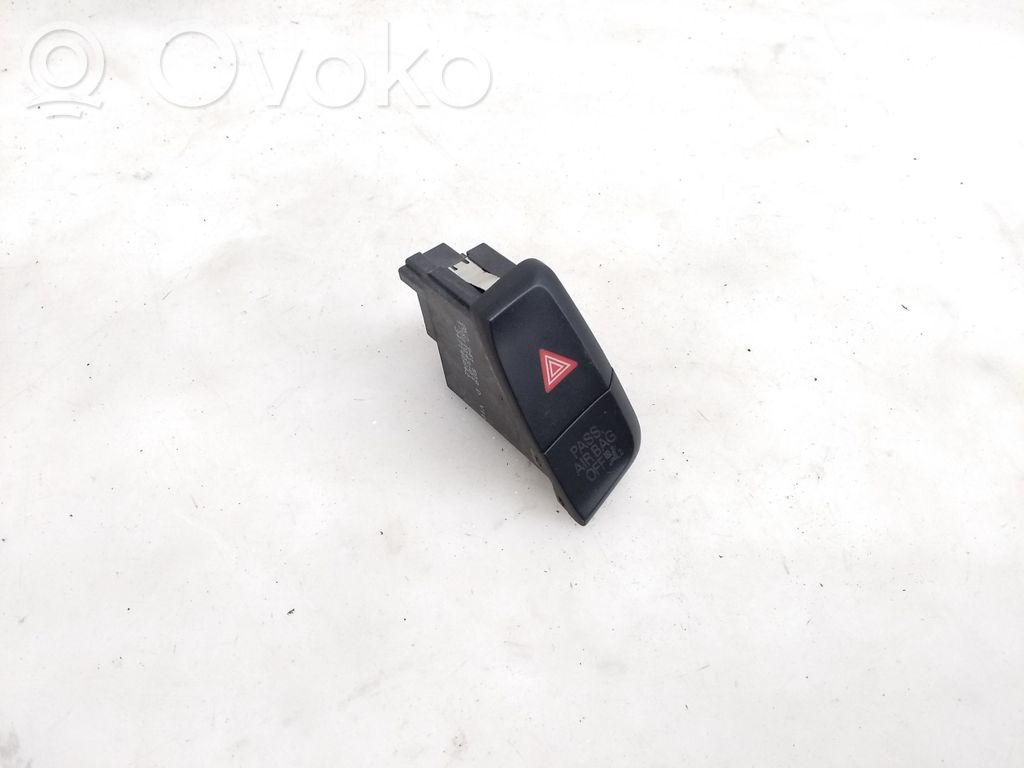 Audi A4 S4 B8 8K Hätävilkkujen kytkin 