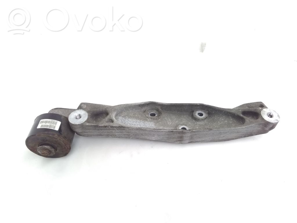 Volvo XC90 Rear differential/diff mount bracket 