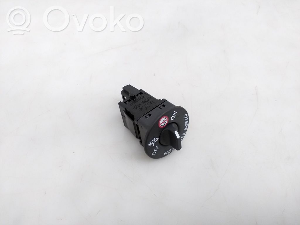 Nissan Juke II F16 Wyłącznik poduszki powietrznej Airbag pasażera 