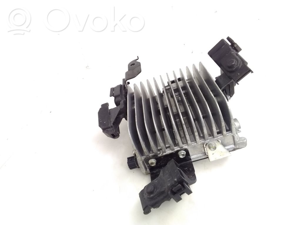 Mazda CX-30 Voltage converter inverter 