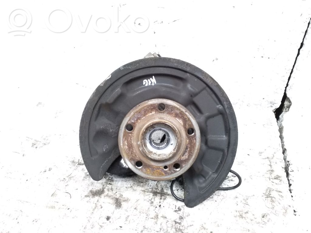 Mercedes-Benz A W176 Fuso a snodo con mozzo ruota posteriore