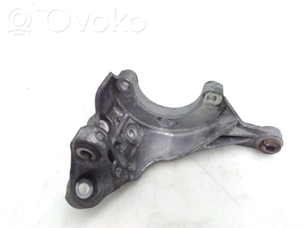 Porsche Cayenne (92A) Engine mounting bracket 