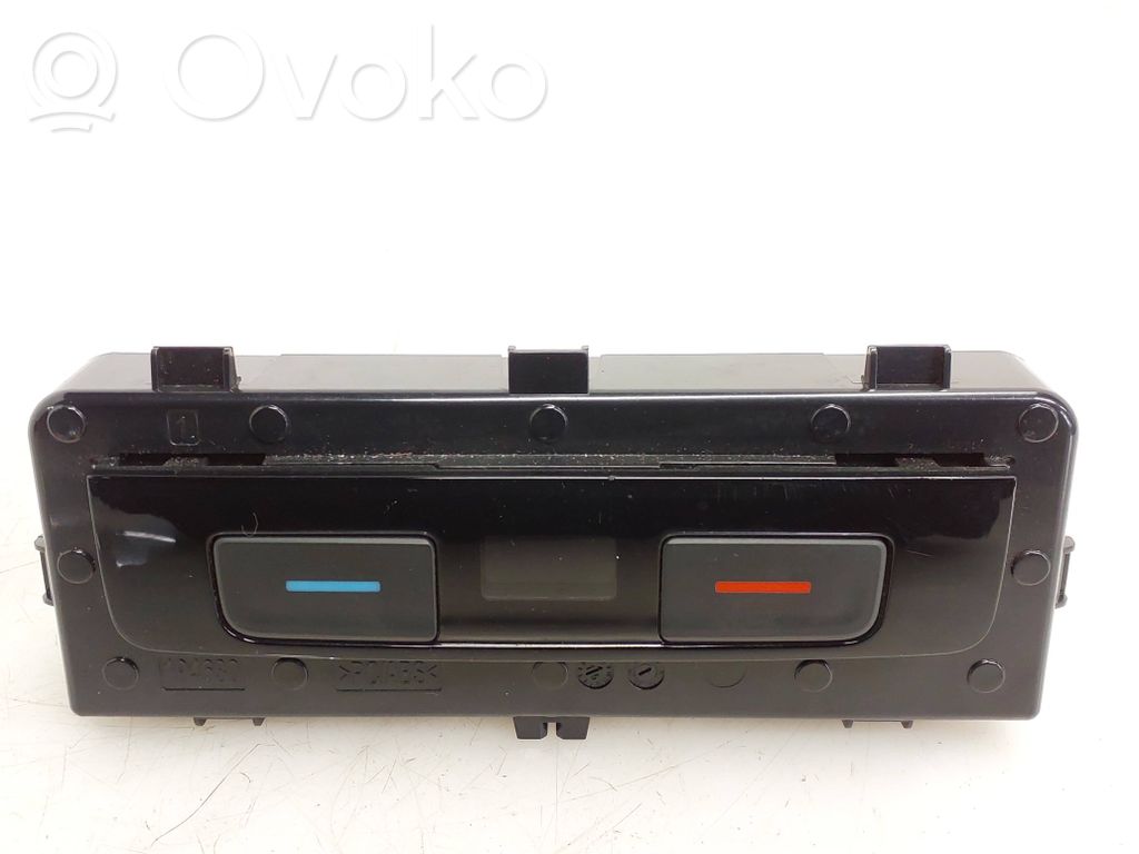 Volkswagen PASSAT B8 Climate control unit 