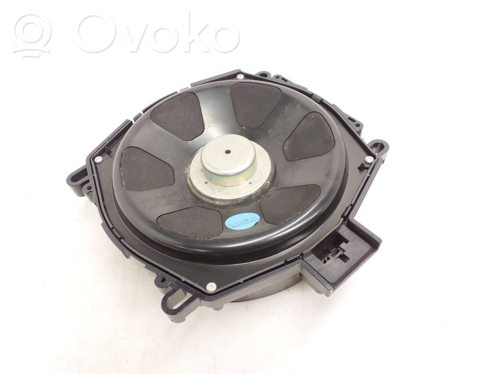 BMW X5 E70 Subwoofer 