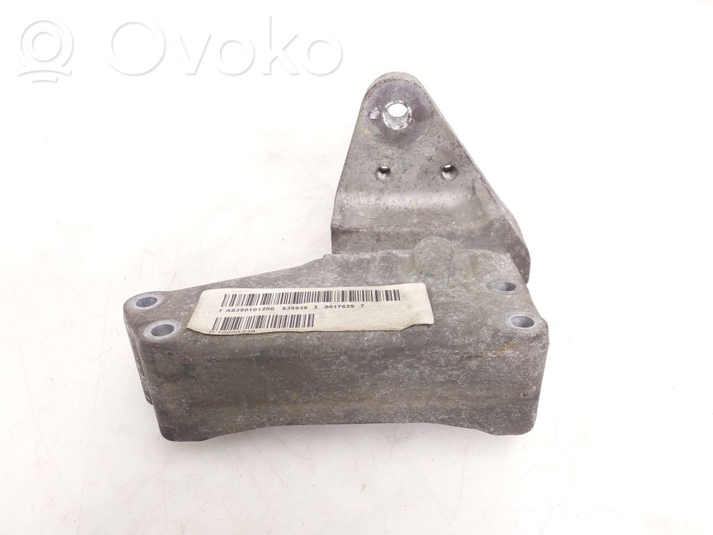 Mitsubishi Colt Łapa / Mocowanie silnika 