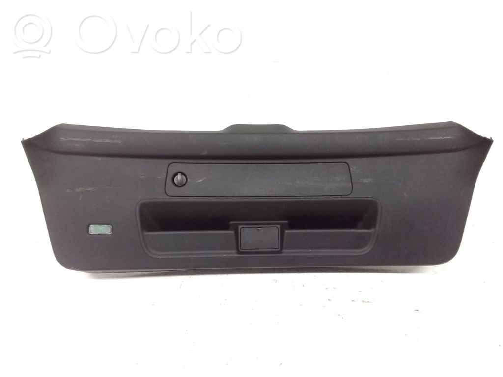 Audi e-tron Tailgate trim 