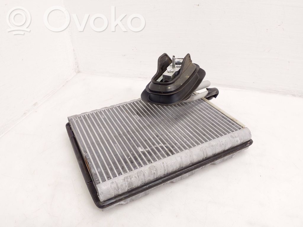 Condenseur de climatisation   HH017002,8W0816679
