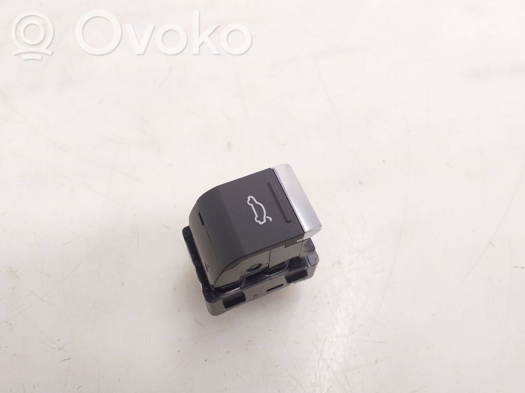 Audi e-tron Tailgate opening switch 