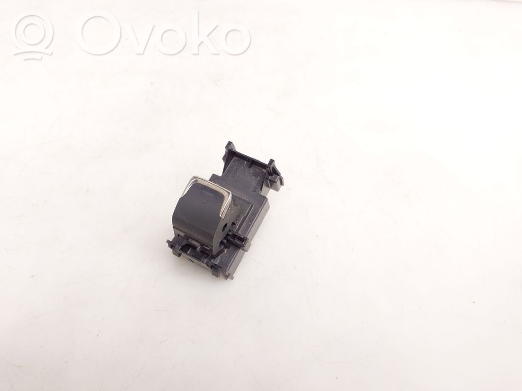 Lexus ES 300h (7th Gen) Electric window control switch 