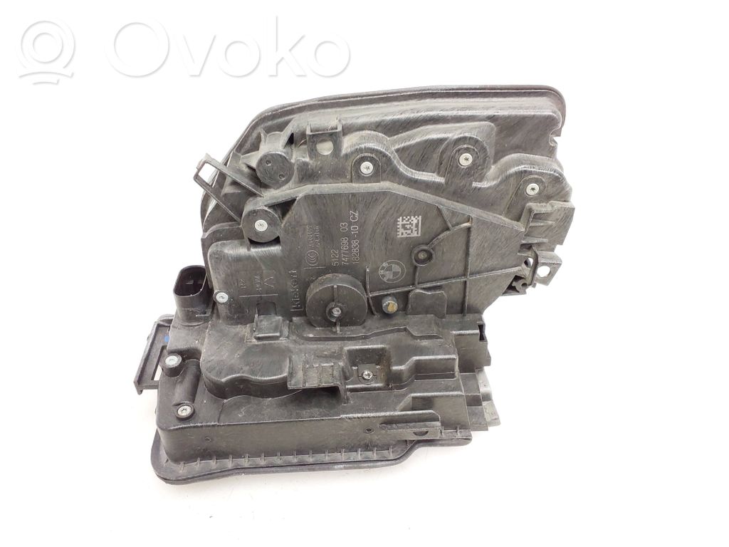 BMW 5 G30 G31 G38 Zamek drzwi tylnych 