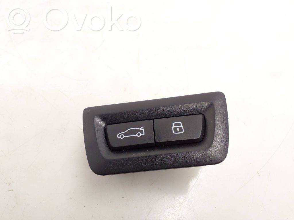 BMW iX1 Tailgate/boot open switch button 