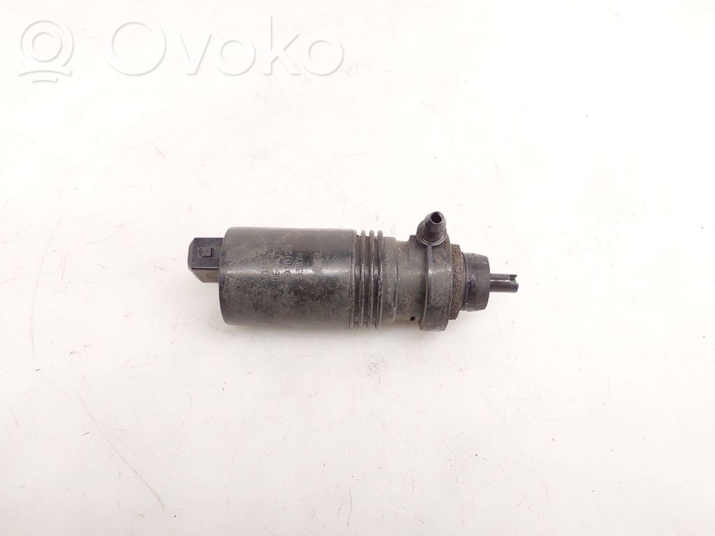 Volvo XC90 Windscreen/windshield washer pump 