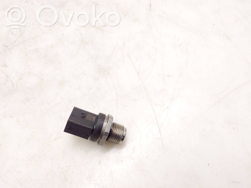 Mercedes-Benz Sprinter W907 W910 Kraftstoffdrucksensor 
