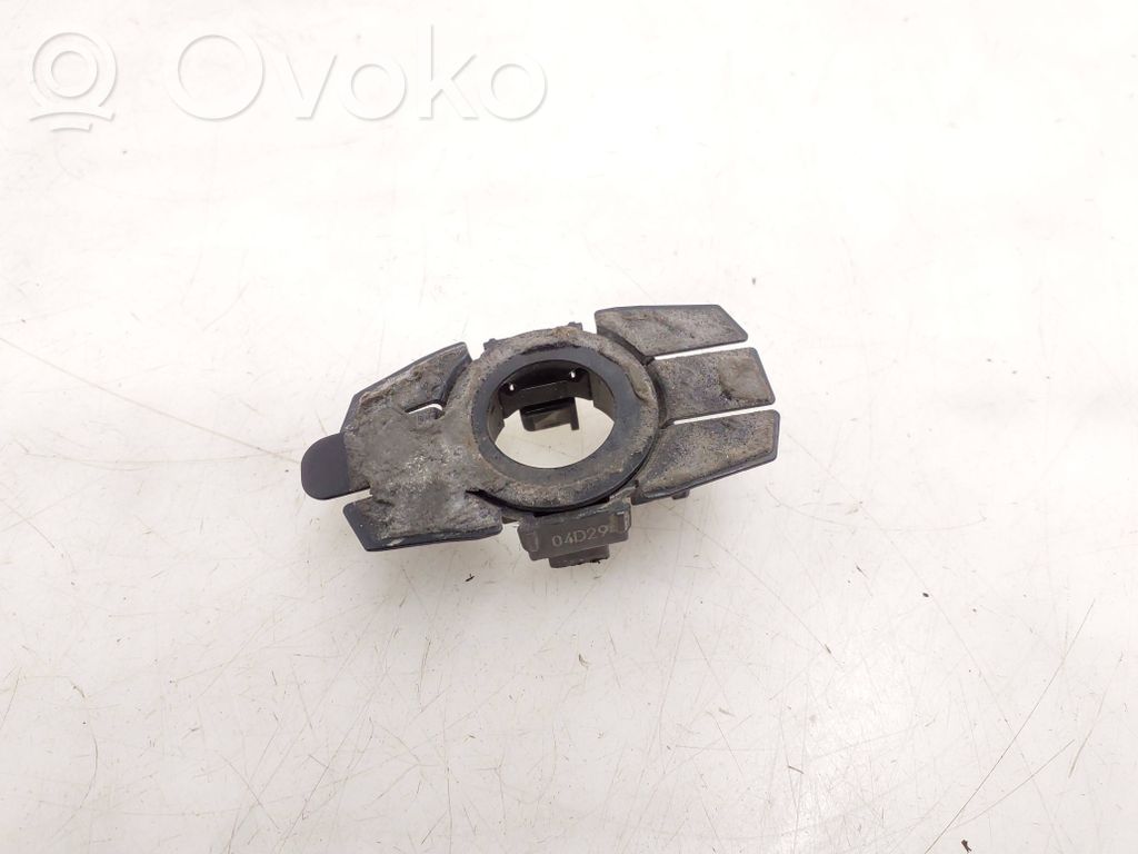 Toyota Hilux VIII Suport senzor parcare față (PDC) 