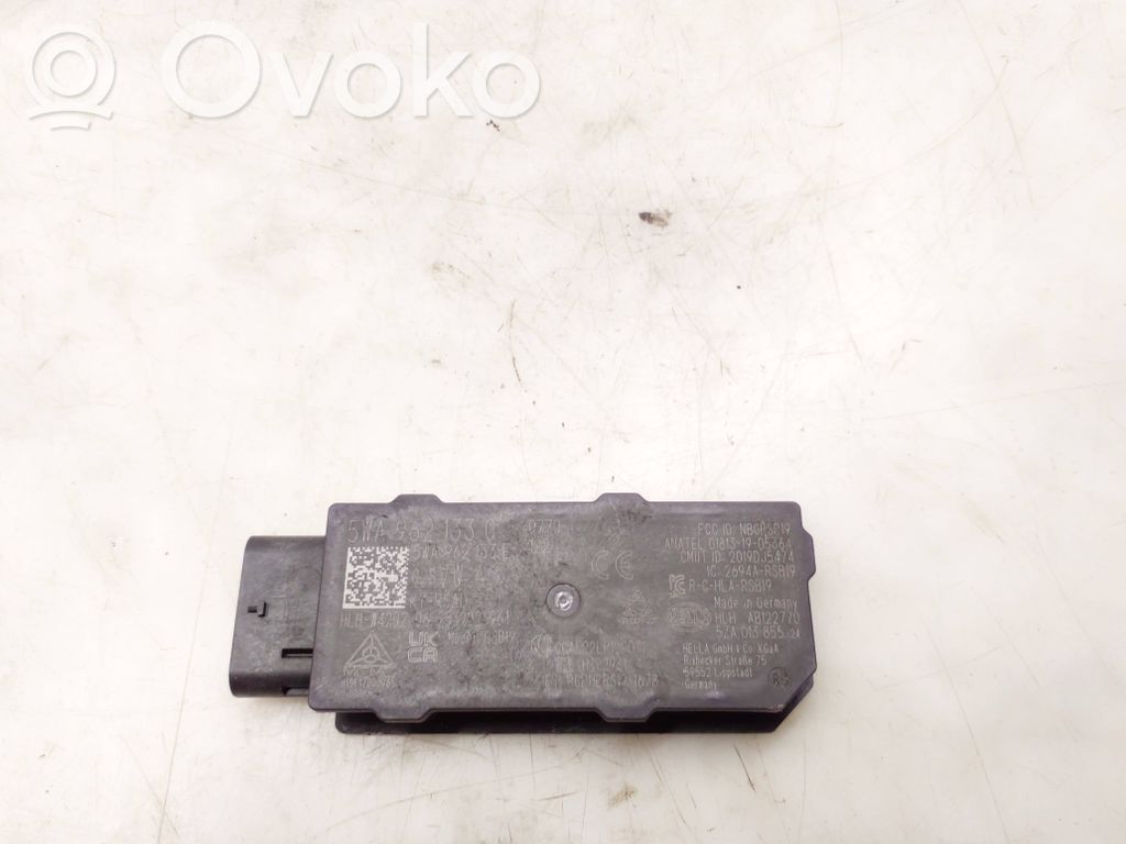 Volkswagen Tiguan Keyless system antenna 