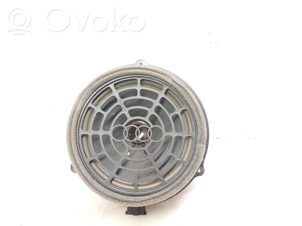 Audi A4 Allroad B8 Altavoz de la puerta trasera 