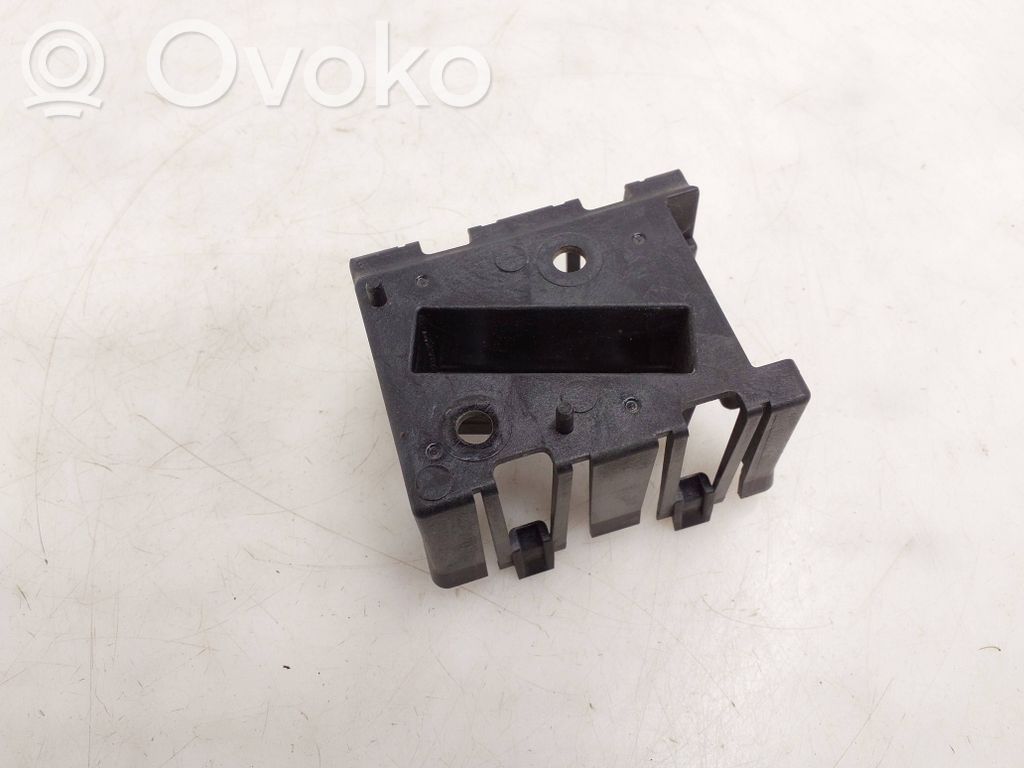 Soporte de sensor Distronic   110864800E