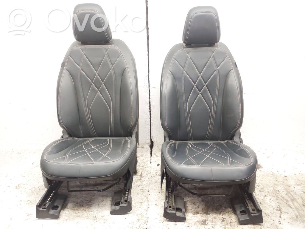 Tapicerka / Komplet   LJ88B800B24AA,LJ8BR23902