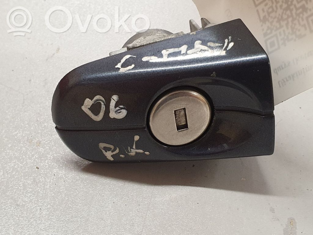 Ford Focus C-MAX Front door lock (next to the handle) 
