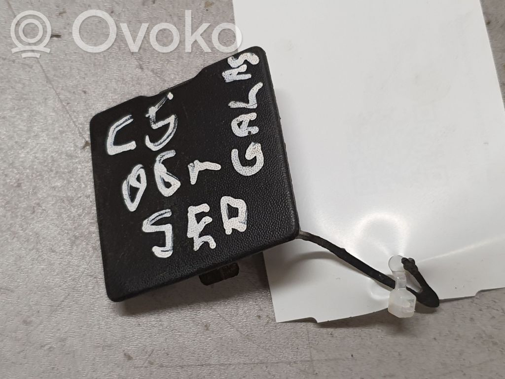 Citroen C5 Takapuskurin hinaussilmukan suojakansi 