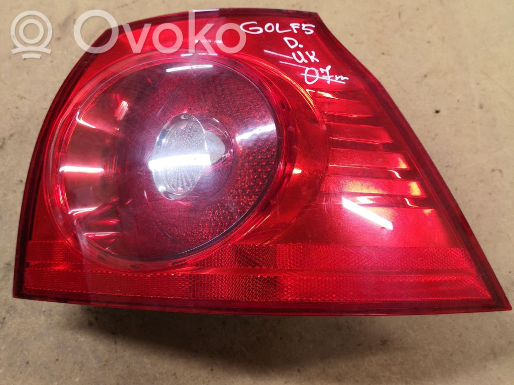 Volkswagen Golf V Galinis žibintas kėbule 