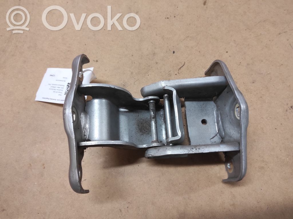 Opel Vivaro Loading door lower hinge 