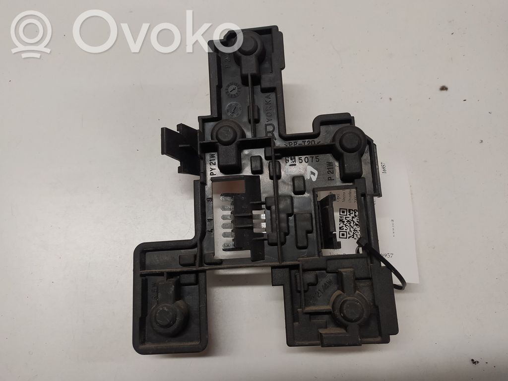 Opel Vectra B Takavalon polttimon suojan pidike 
