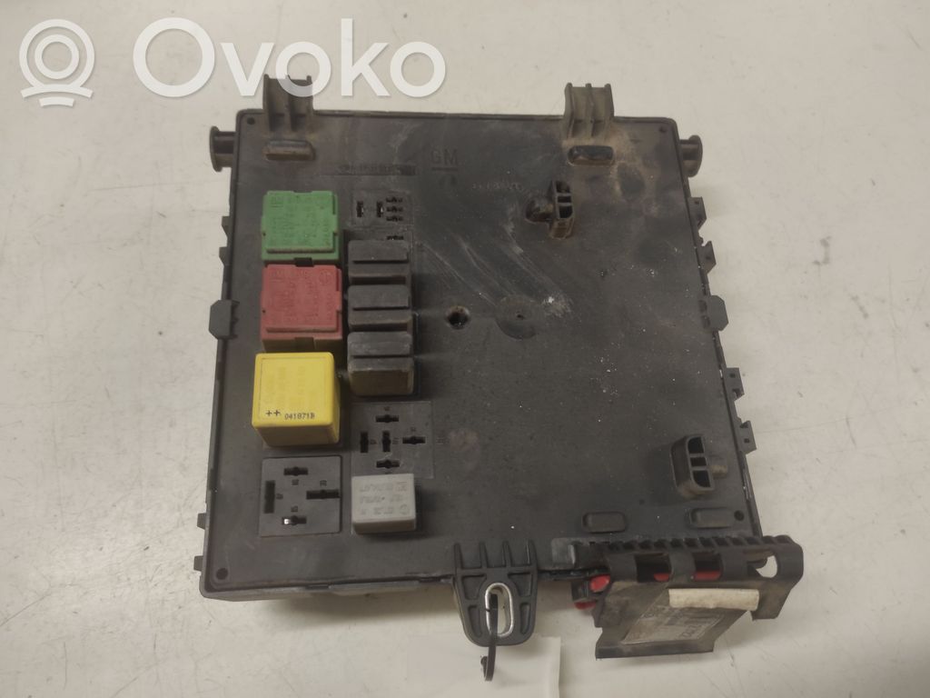 Opel Vectra C Fuse module 
