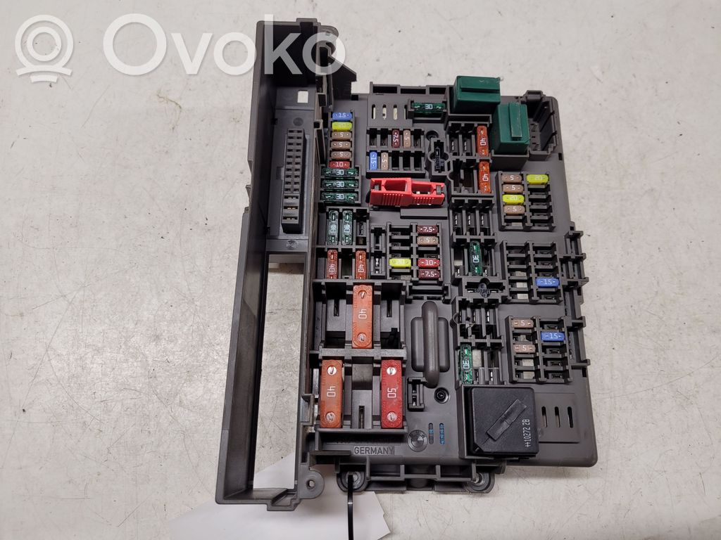 BMW 1 E81 E87 Fuse module 