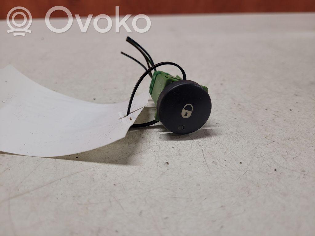 Citroen Berlingo Central locking switch button 