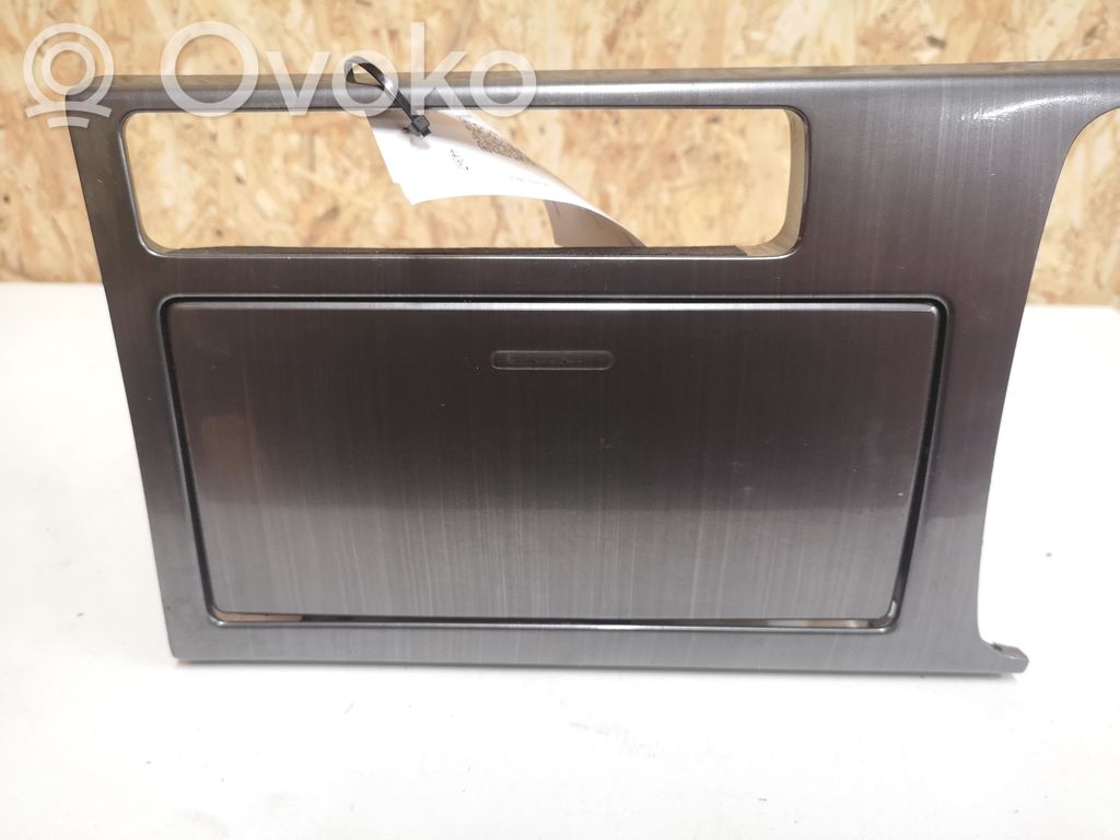 Mazda 6 Cup holder front 