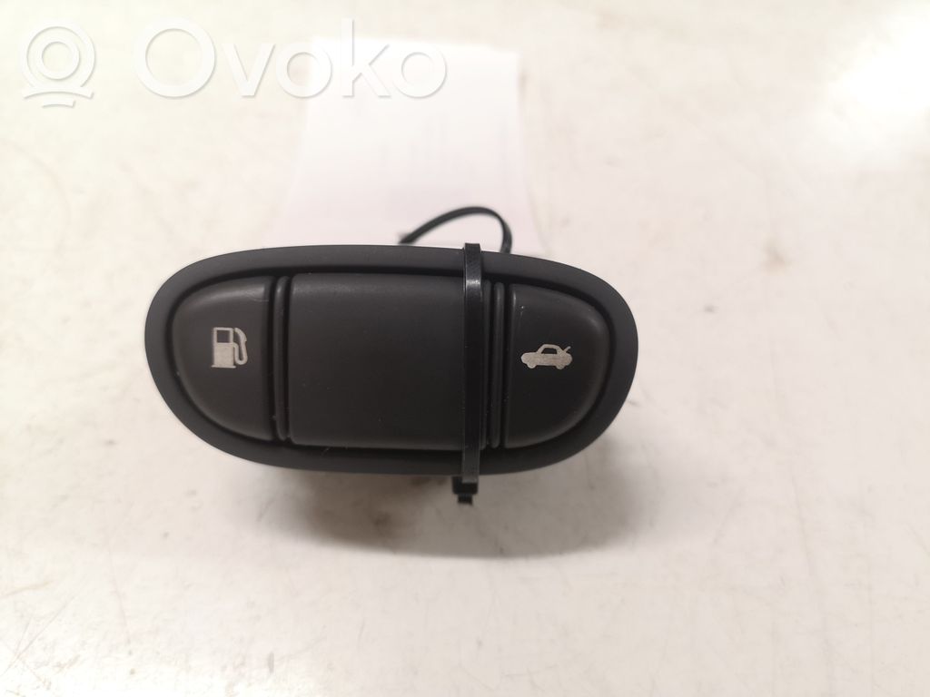 Jaguar S-Type Tailgate opening switch 