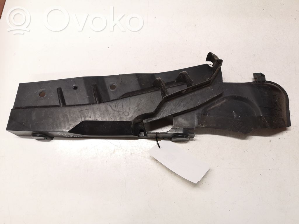 Ford C-MAX I Fender mounting bracket 