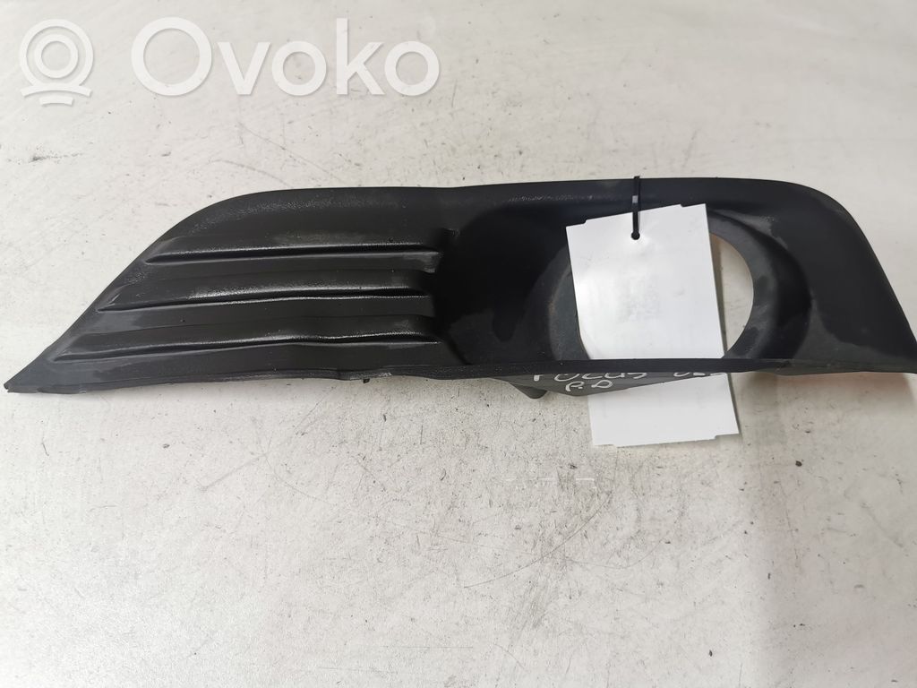 Ford Focus Front fog light trim/grill 