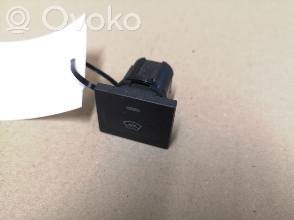 Ford Focus C-MAX Windscreen/window heater switch 