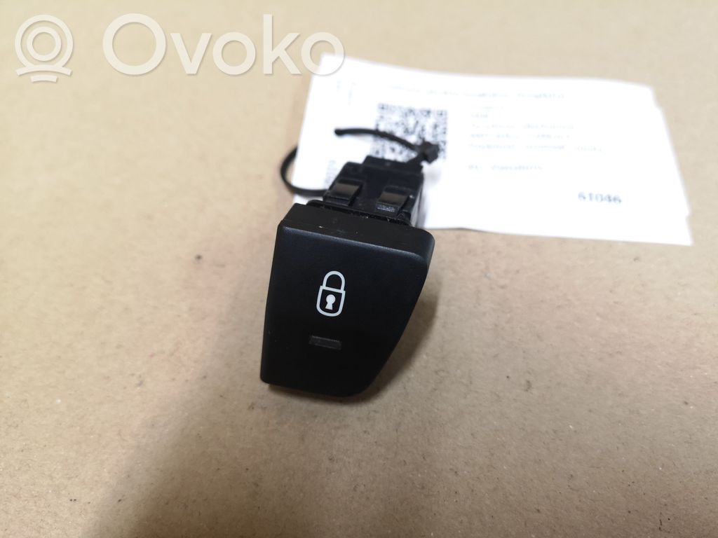 Peugeot 5008 Central locking switch button 