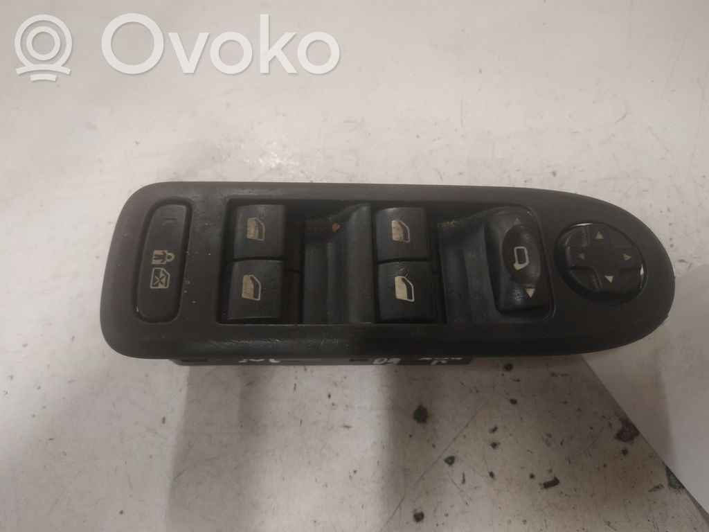 Peugeot 308 Electric window control switch 