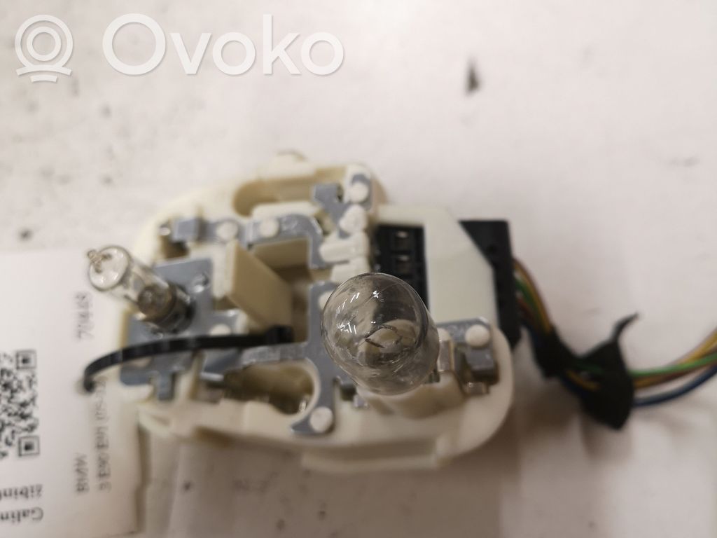 BMW 3 E90 E91 Takavalon polttimon suojan pidike 